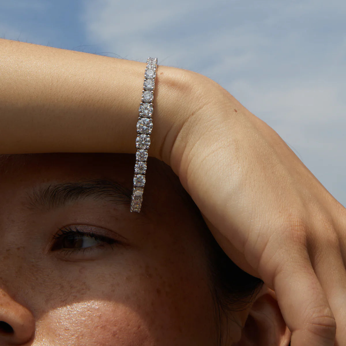 Round Lab Grown Diamond Graduated Modern Tennis Bracelet