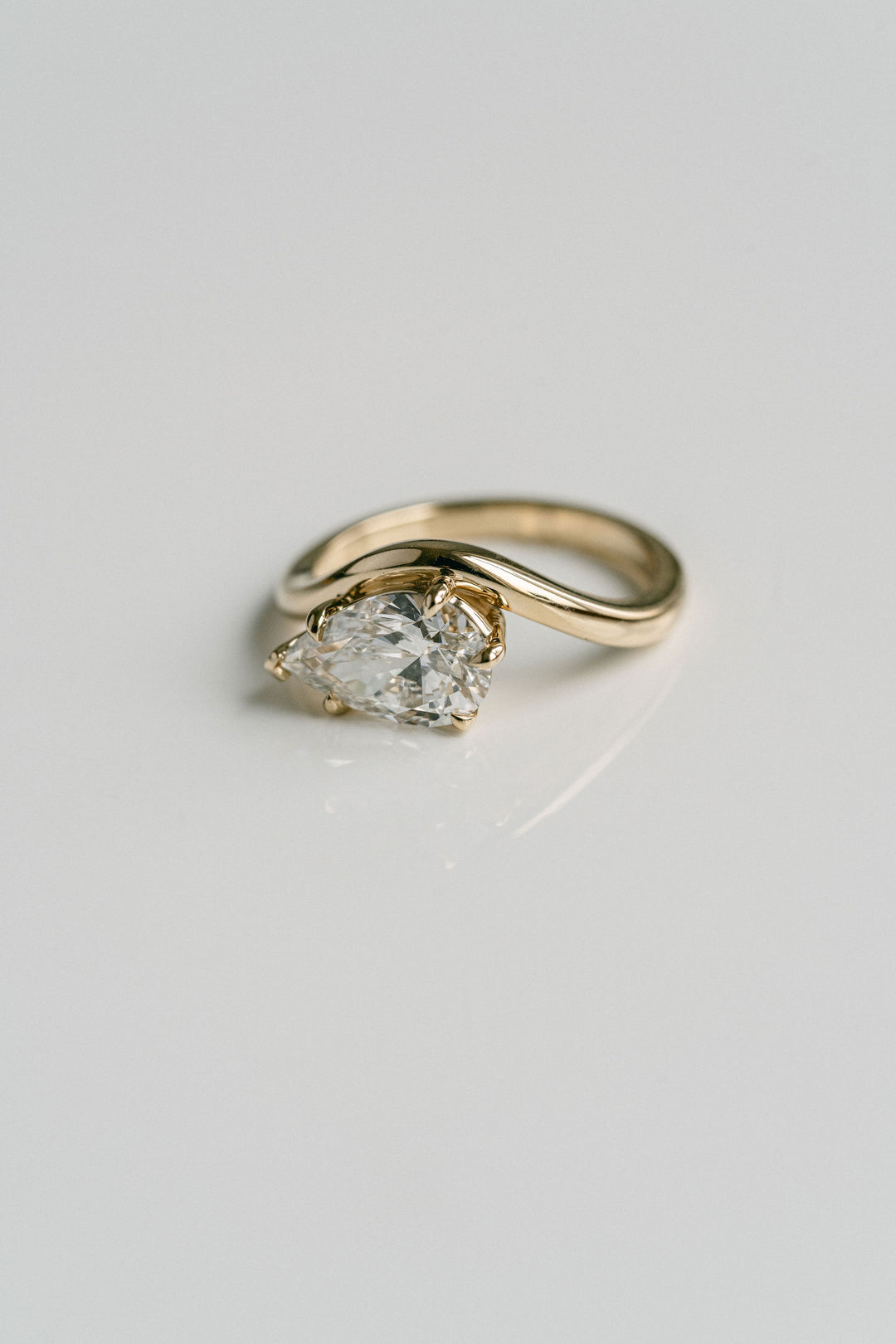 2.0CT Pear Lab Grown Diamond Wave Curved Band Engagement Ring