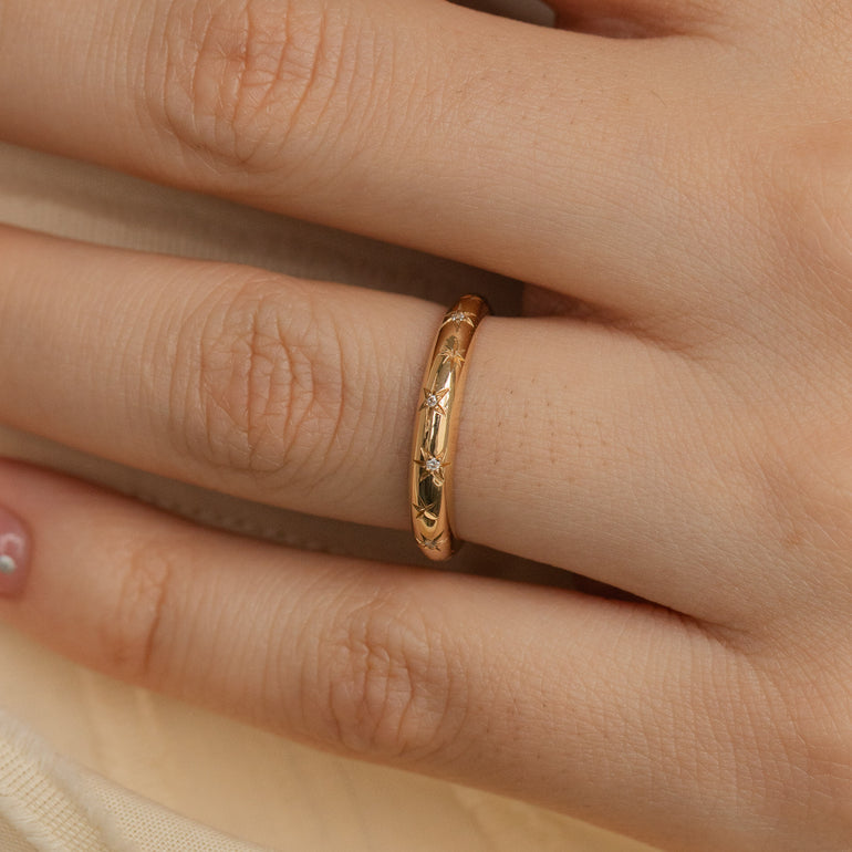 Star Flush Set Round Lab Grown Diamond Wedding Band