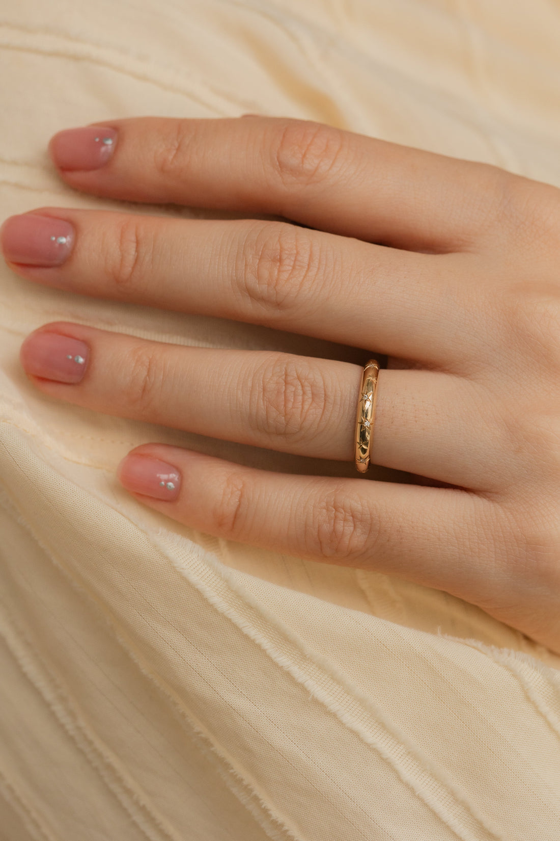 Star Flush Set Round Lab Grown Diamond Wedding Band