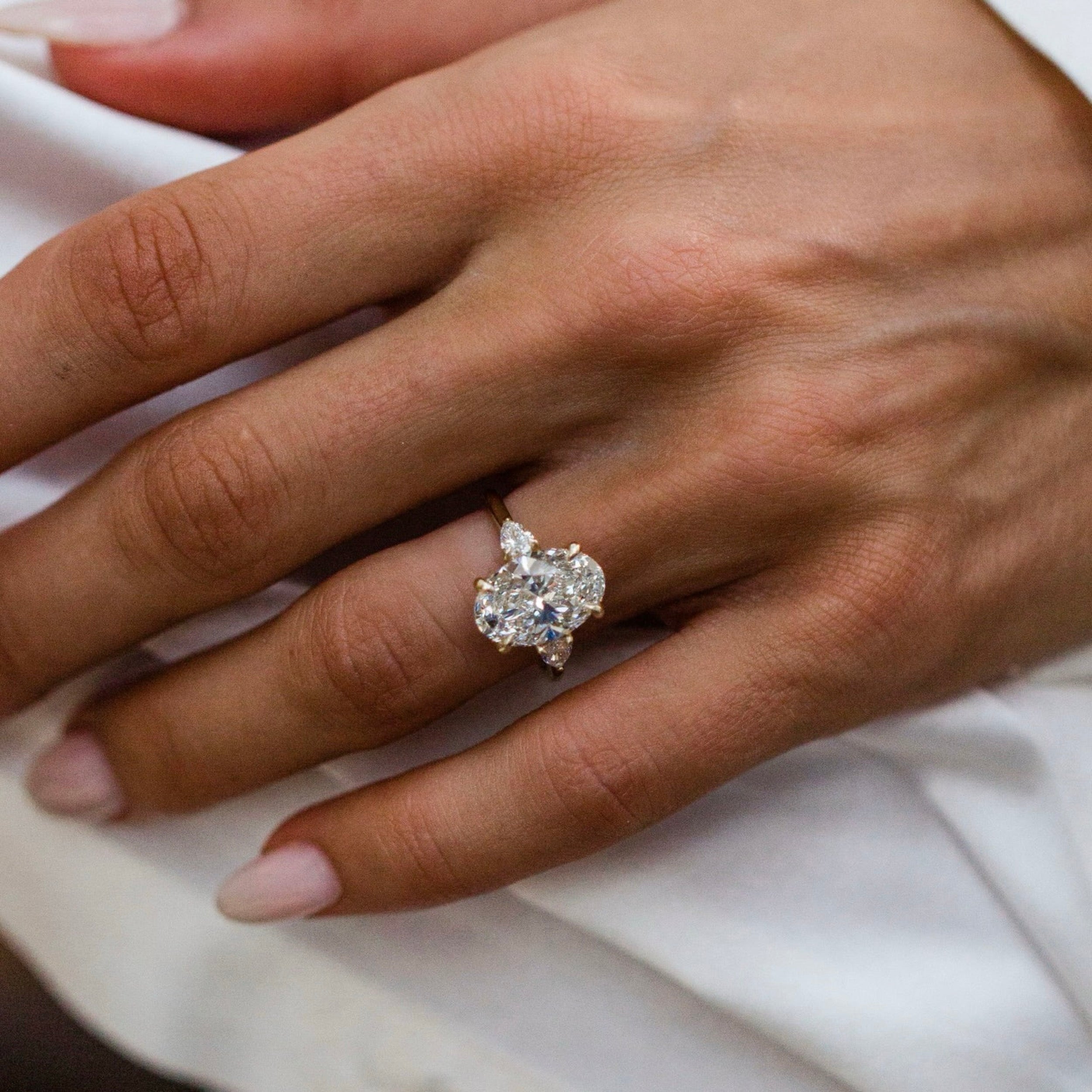 2.0CT-4.0CT Oval Lab Grown Diamond Three Stone Engagement Ring