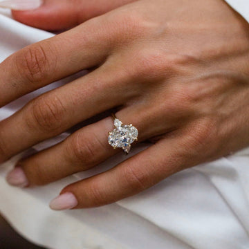 2.0CT-4.0CT Oval Lab Grown Diamond Three Stone Engagement Ring