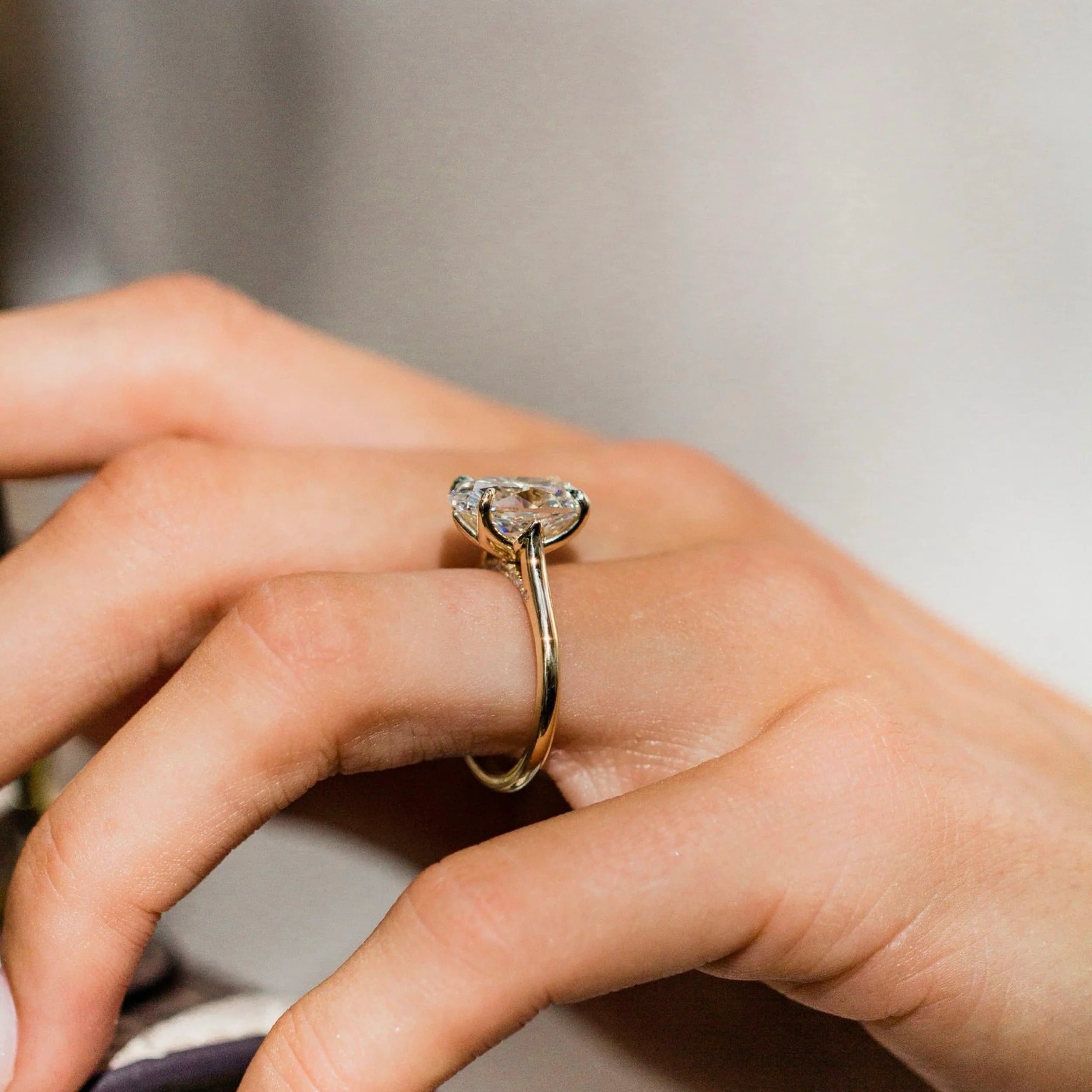 1.0CT-3.0CT Oval Lab Grown Diamond Solitaire Engagement Ring