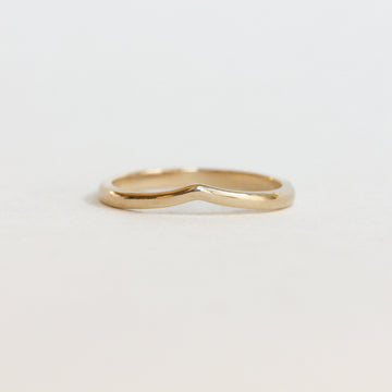 Round Lab Grown Diamond V Shape Curved Chevron Band