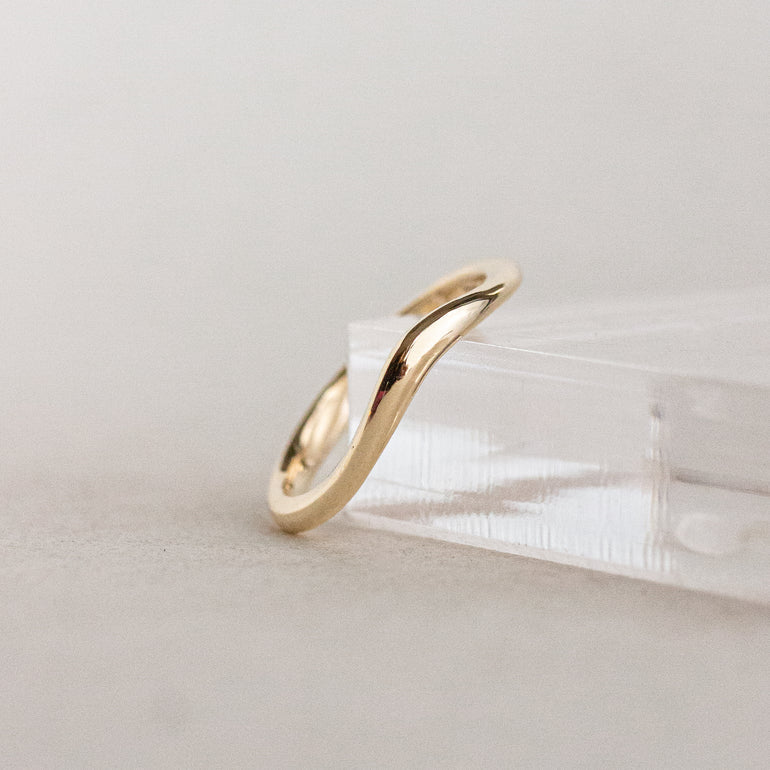 14K Solid Gold Round Lab Grown Diamond Contour Band