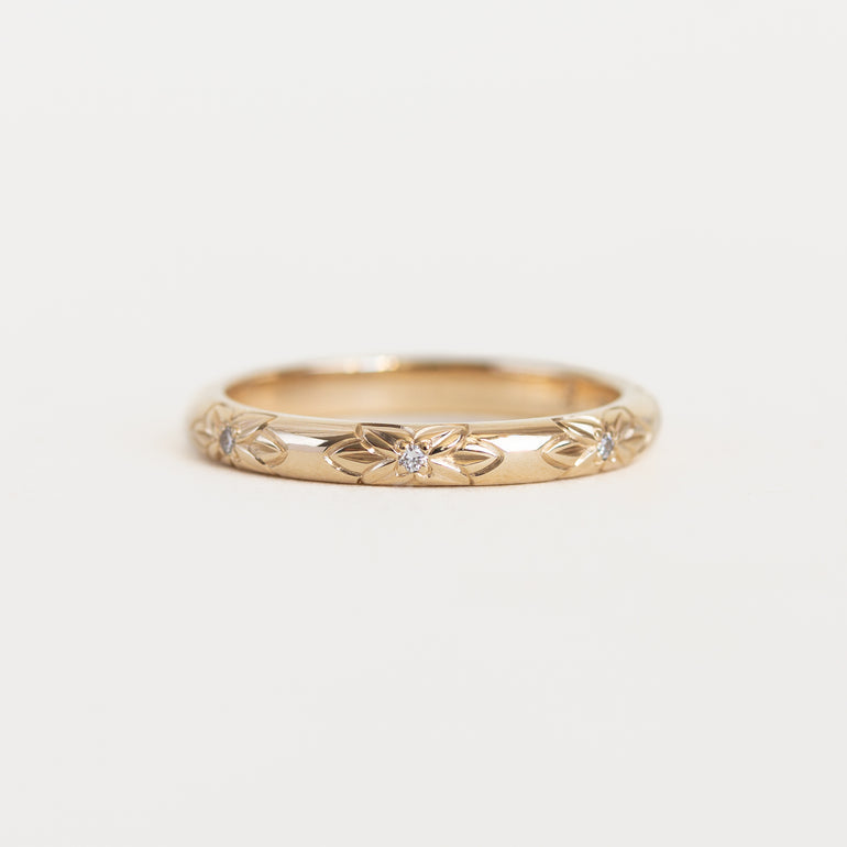 Floral Engraved Flush Set Round Lab Grown Diamond Wedding Band